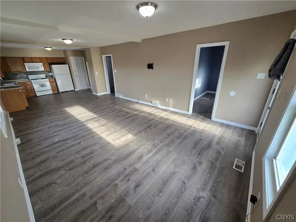 $1,700 | 2802 Lemoyne Avenue, Unit 1, Salina, NY 13211