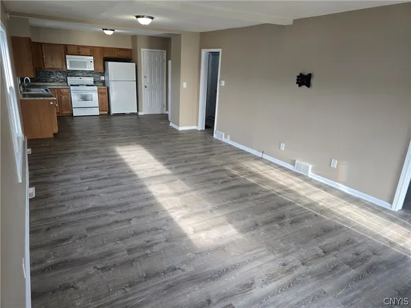 $1,700 | 2802 Lemoyne Avenue, Unit 1, Salina, NY 13211