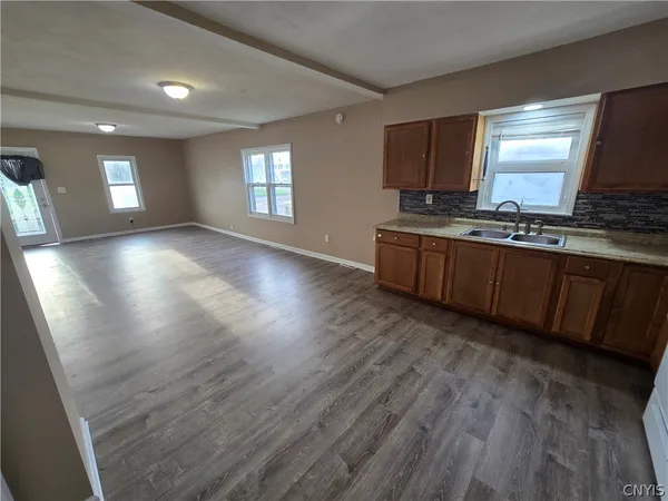 $1,700 | 2802 Lemoyne Avenue, Unit 1, Salina, NY 13211