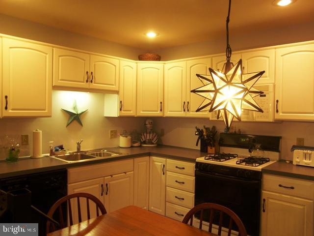 110 Spring Street Mountville, PA 17554 - Photo 4 of 17 Gallery Image 4