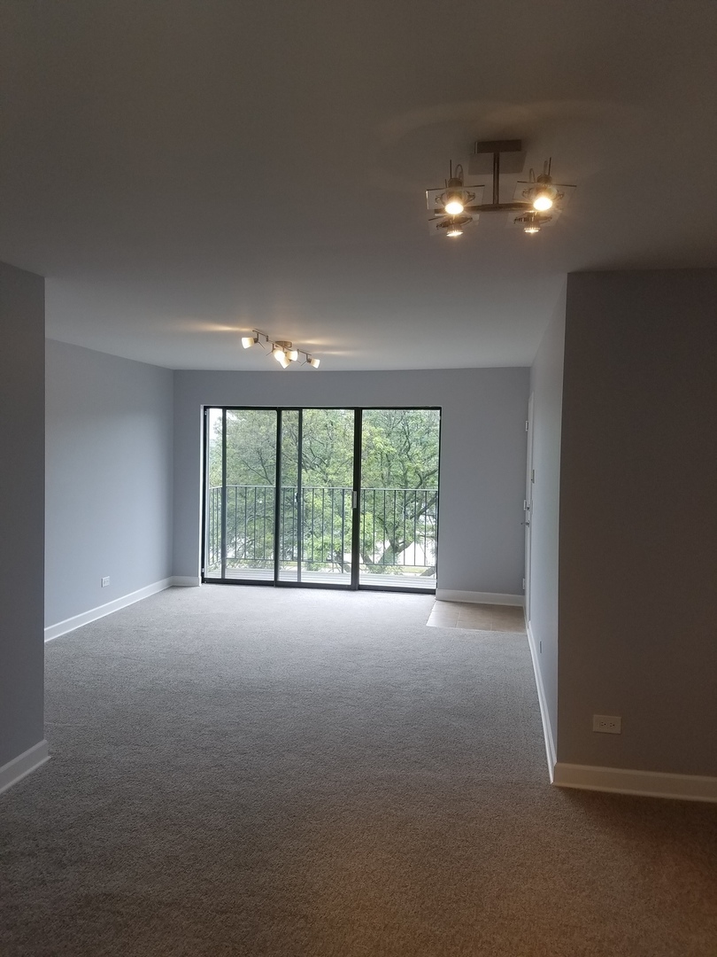 112 Steeple Drive, Unit F Buffalo Grove, IL 60089 - Photo 2 of 15
