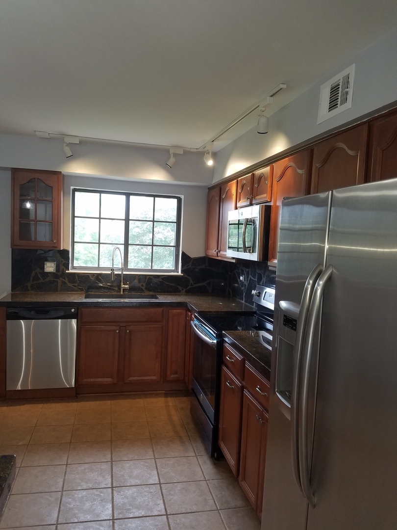 112 Steeple Drive, Unit F Buffalo Grove, IL 60089 - Photo 6 of 15
