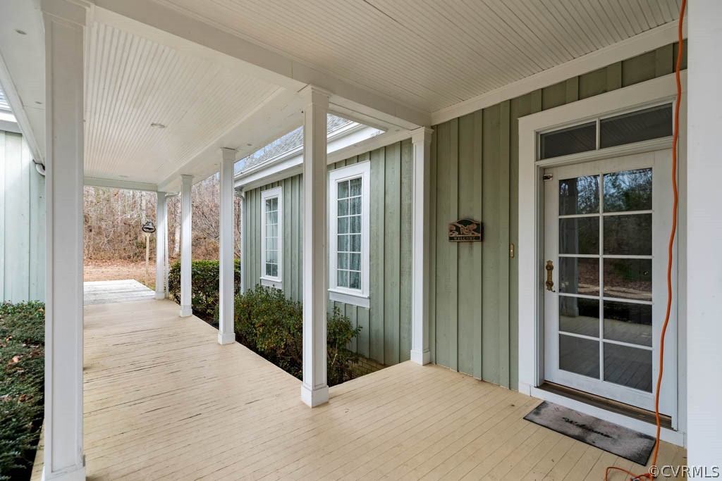 16262 Goshen Road Montpelier, VA 23192 - Photo 4 of 42 Mud Room/Laundry entrance from breezeway