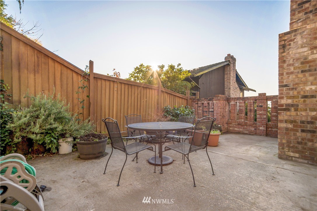 731 Woodmont Beach Road South Des Moines, WA 98198 - Photo 32 of 40 a balcony with table and chairs