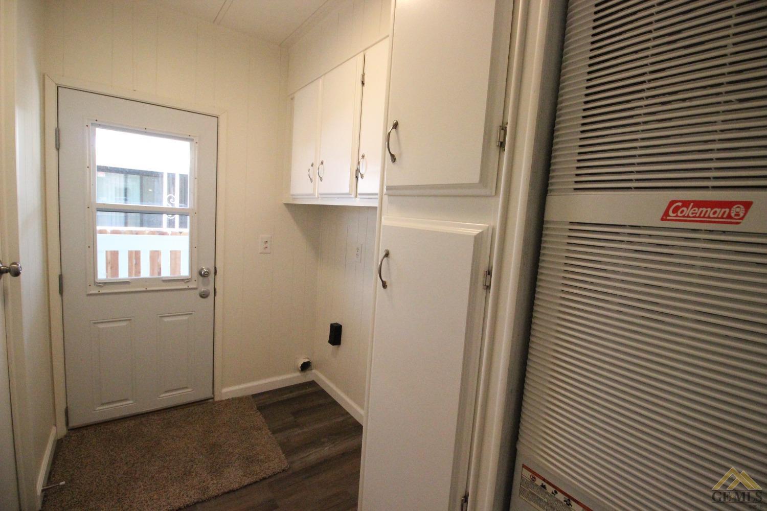 Undisclosed Address Bakersfield, CA 93308 - Photo 8 of 28 a view of empty room