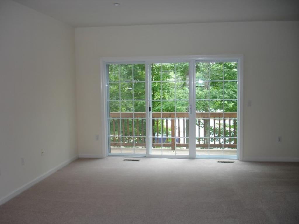 21 Hackett Hill Road, Unit 42 Manchester, NH 03102 - Photo 7 of 11