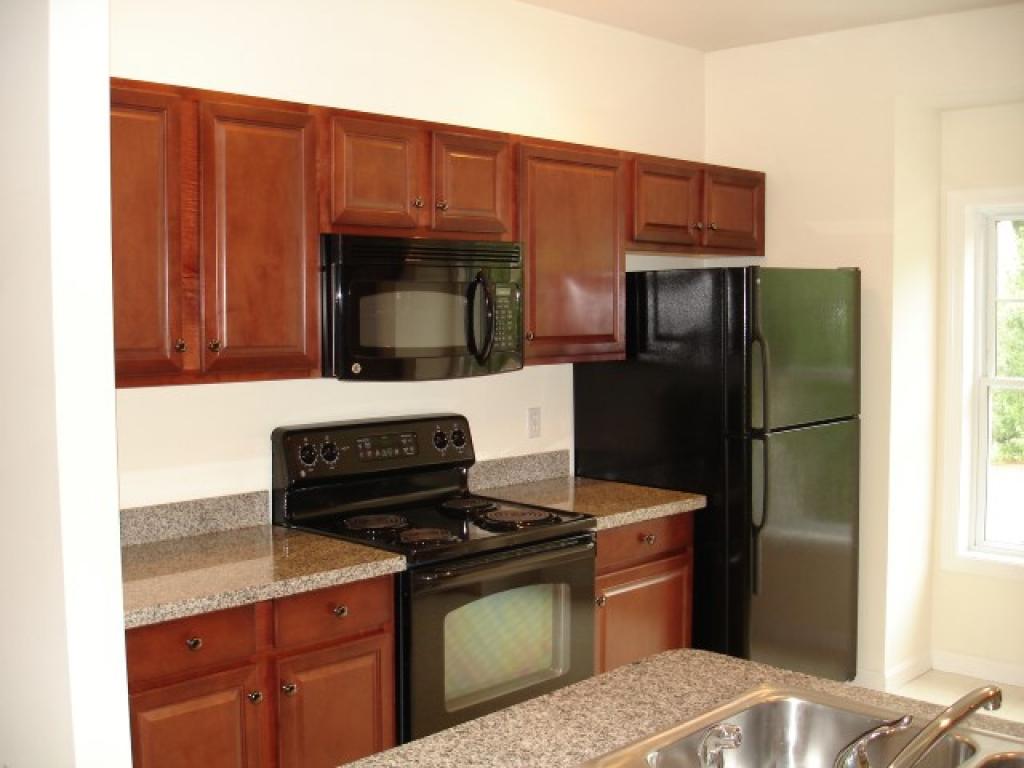 21 Hackett Hill Road, Unit 42 Manchester, NH 03102 - Photo 9 of 11