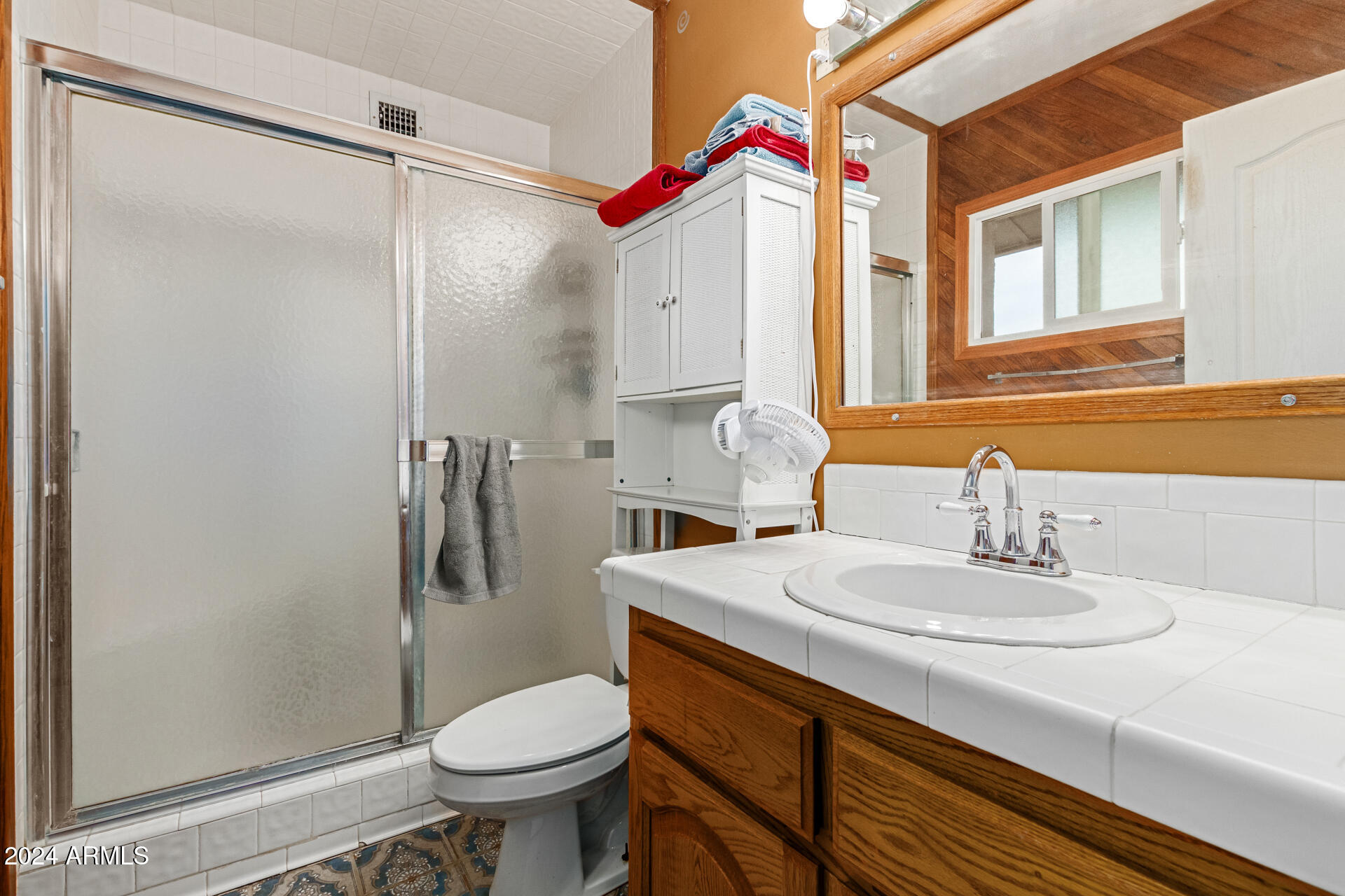 3102 West Hearn Road Phoenix, AZ 85053 - Photo 13 of 18 Master Bathroom