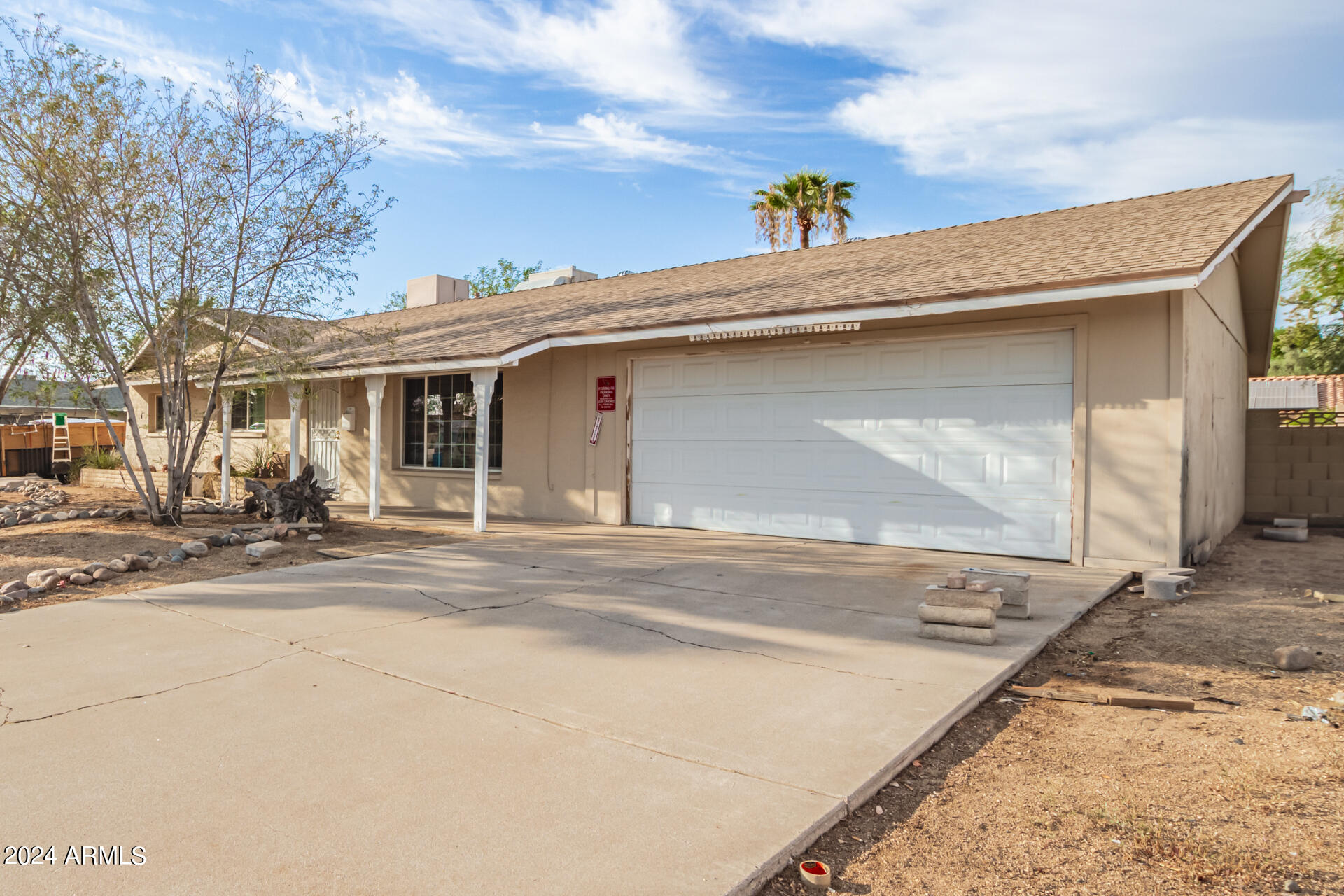 3102 West Hearn Road Phoenix, AZ 85053 - Photo 3 of 18 Front