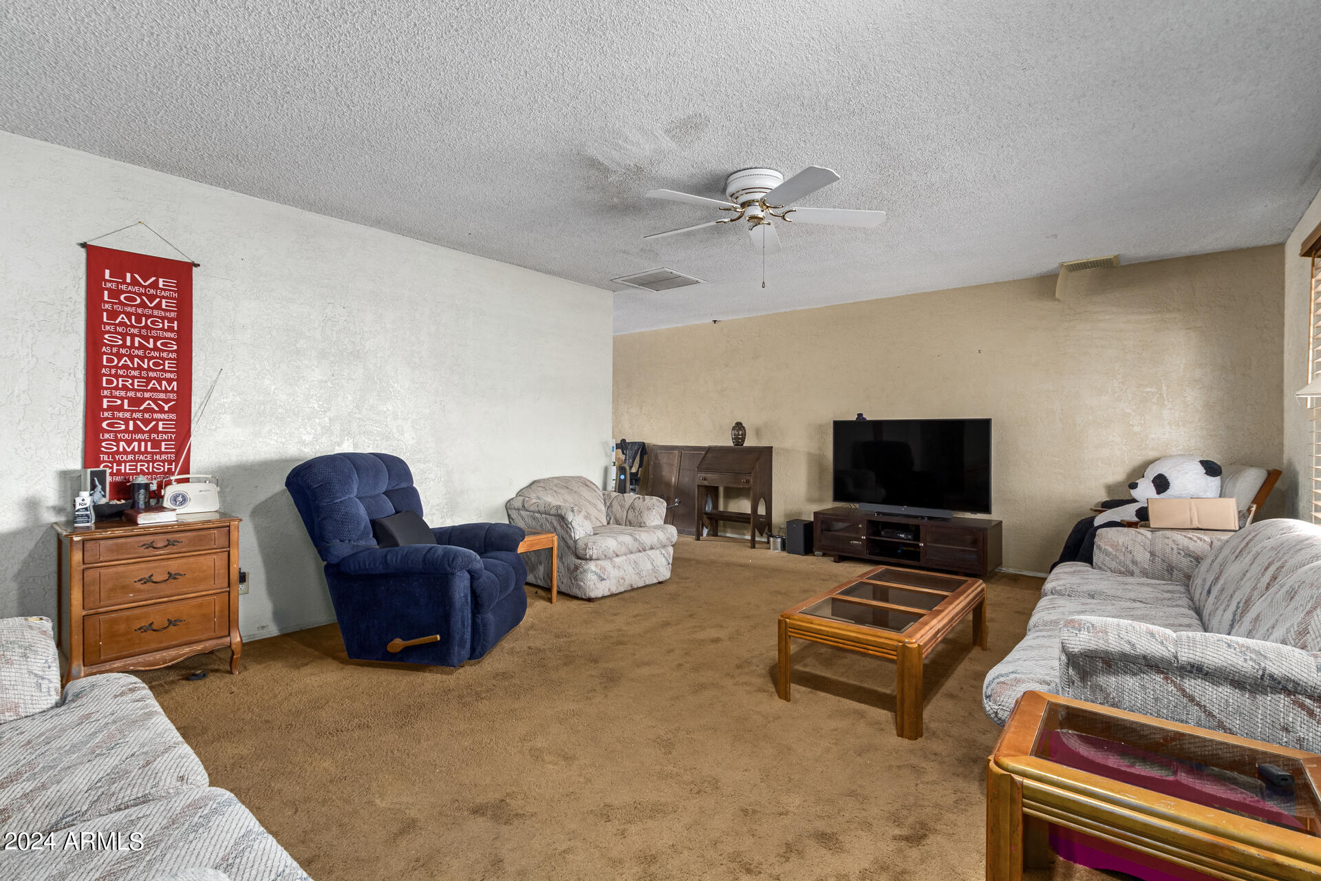 3102 West Hearn Road Phoenix, AZ 85053 - Photo 6 of 18 Living Room
