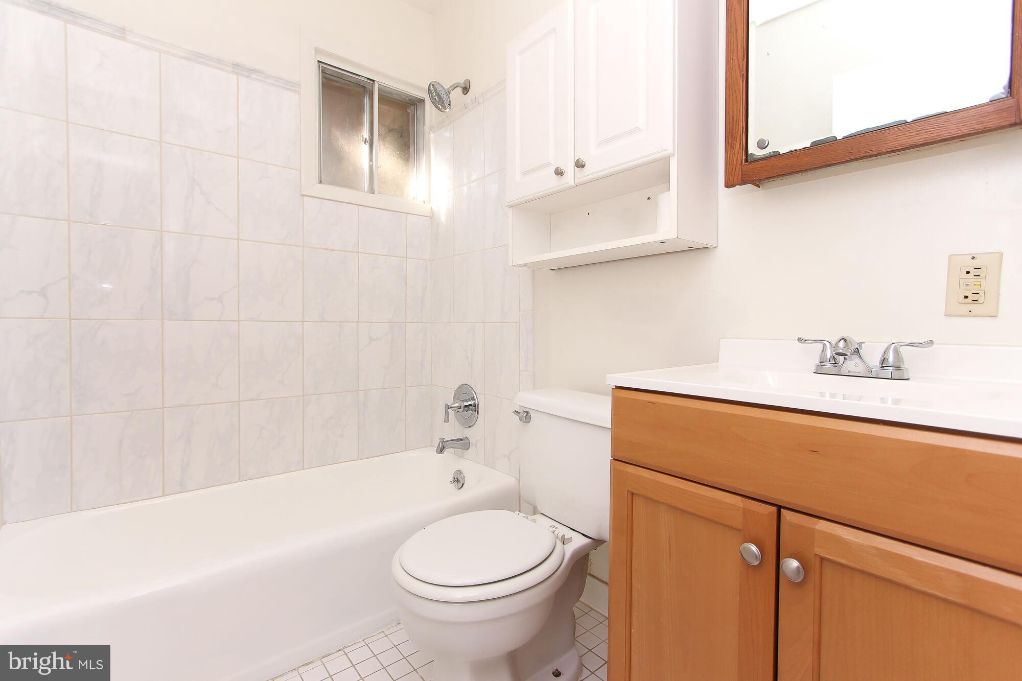 8907 Snow Acres Drive Laurel, MD 20708 - Photo 3 of 29 Bath