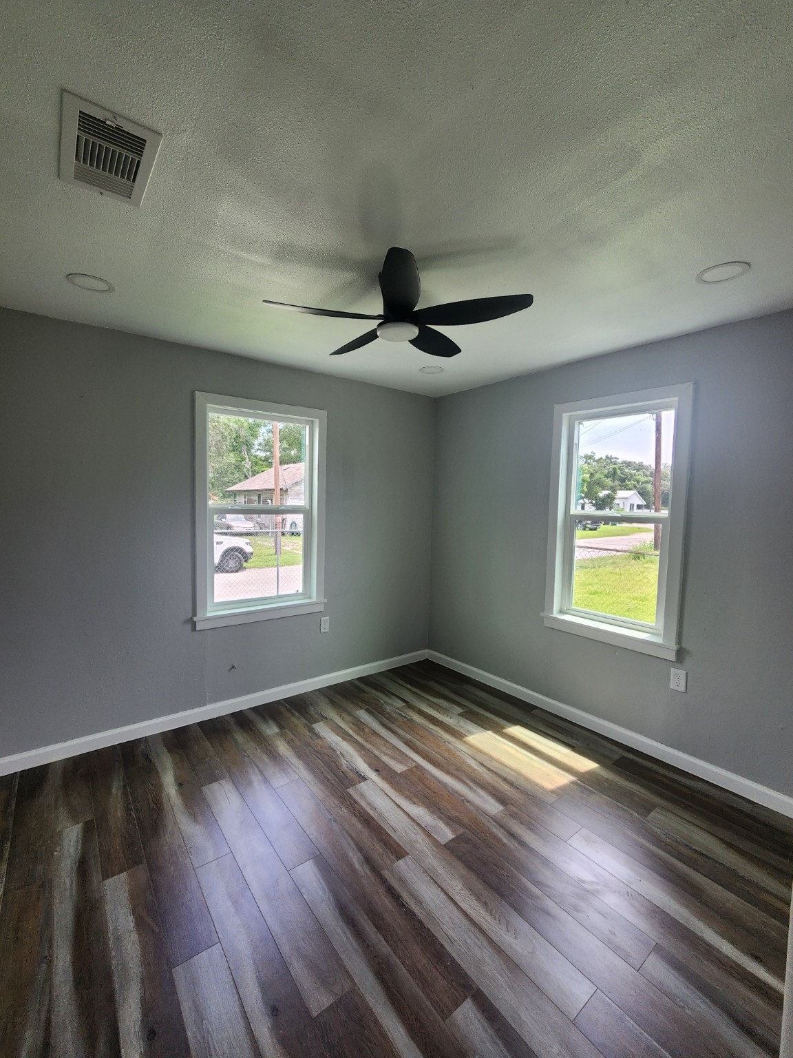 3934 Alice Street Houston, TX 77021 - Photo 7 of 9 a view of an empty room and window