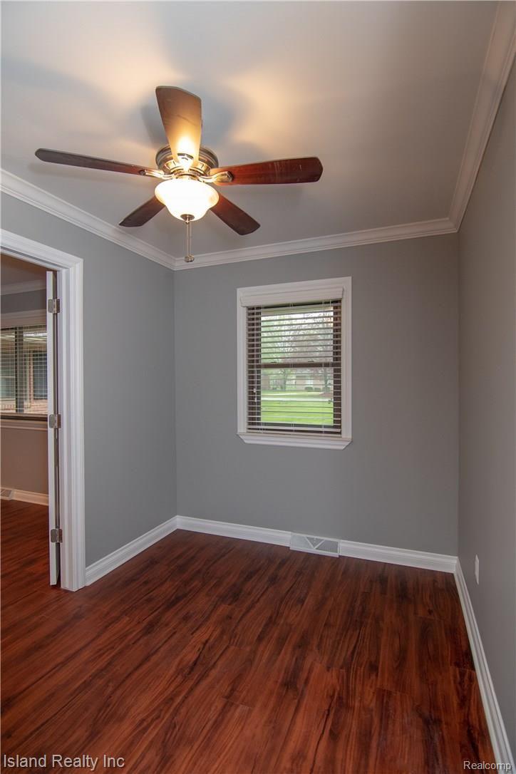 8676 Rucker Road Grosse Ile, MI 48138 - Photo 17 of 17 DSC_0589.jpg