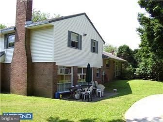 1856 Bertram Road Huntingdon Valley, PA 19006 - Photo 3 of 11 Exterior Side
