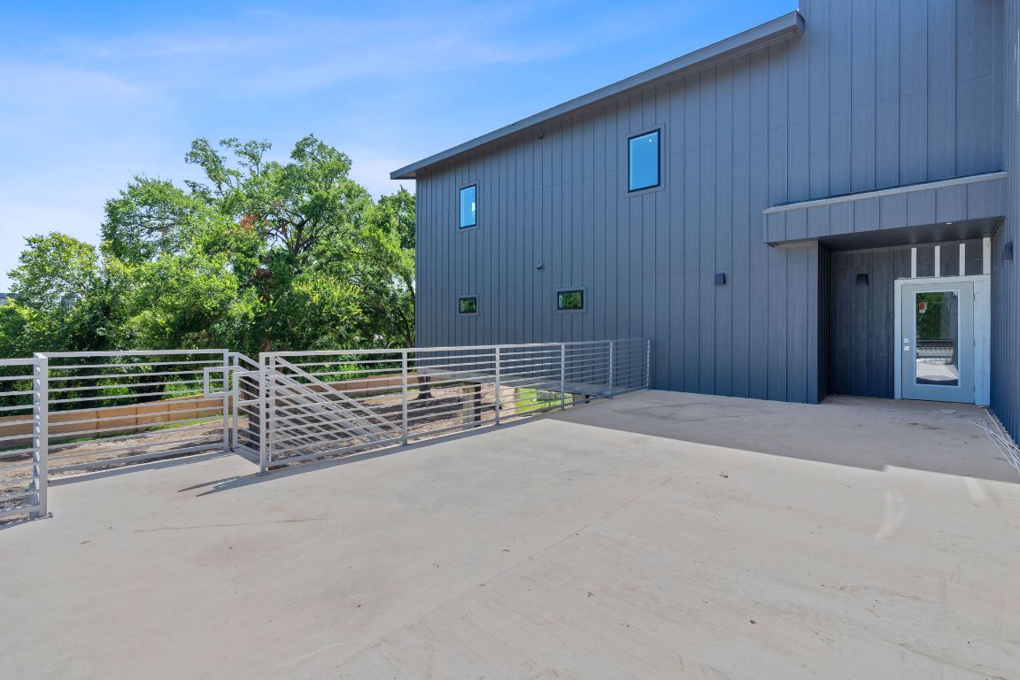 100 West Mockingbird Lane, Unit 308 Austin, TX 78745 - Photo 22 of 23 a view of back yard