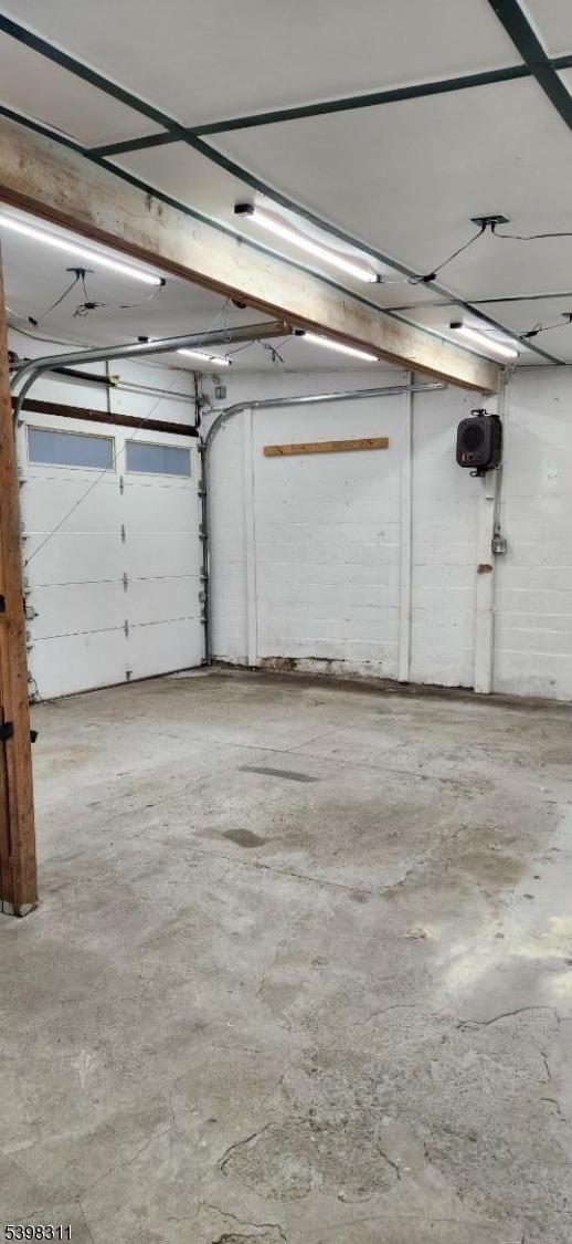 38 Reese Way Phillipsburg, NJ 08865 - Photo 4 of 7 a view of garage