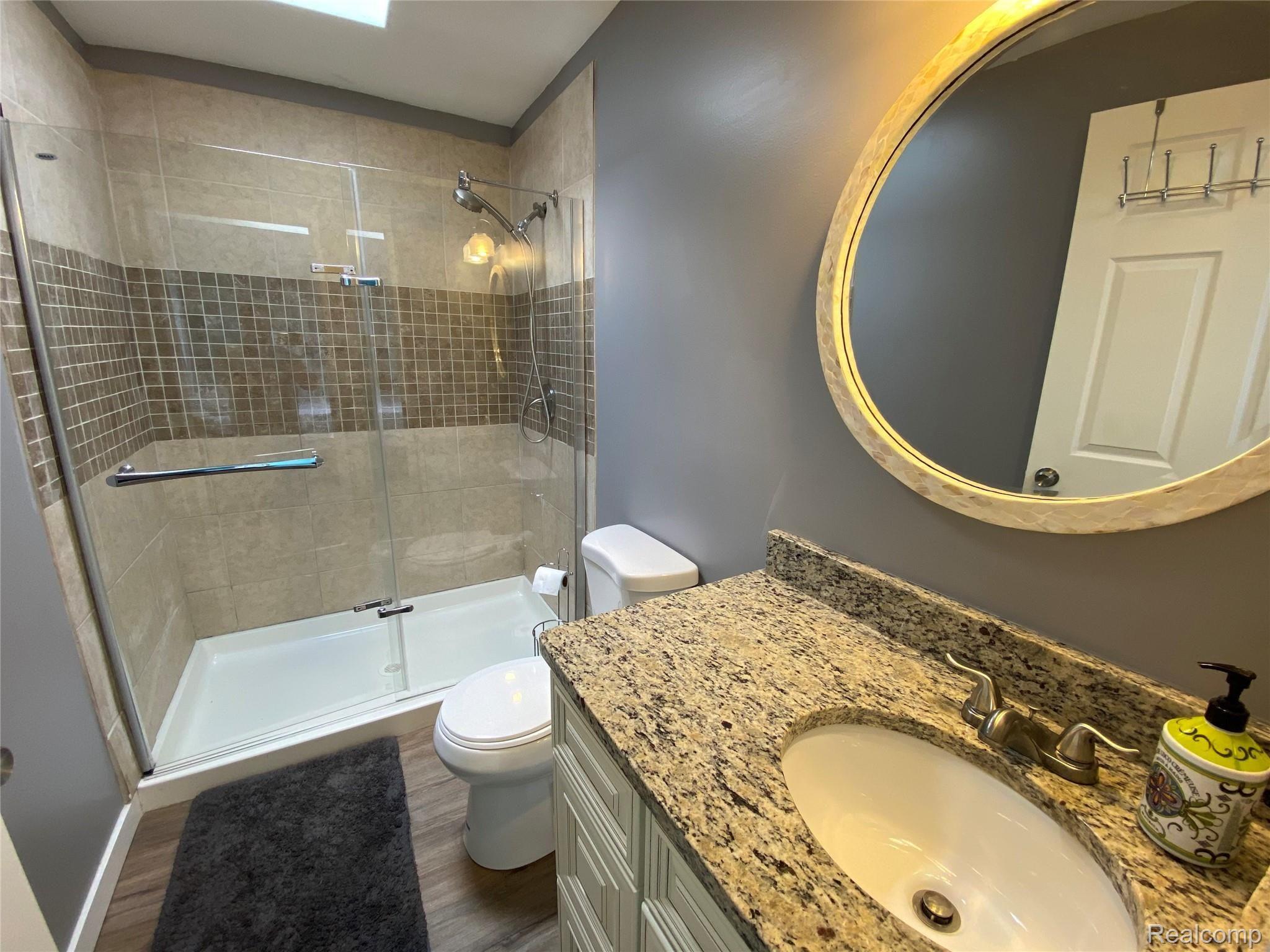 9512 Cedargrove Road Clarkston, MI 48348 - Photo 14 of 24 Renovated master bath