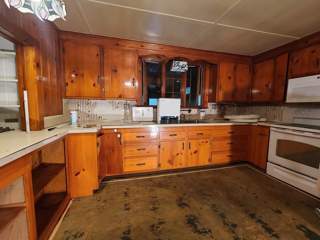 190 Millville Road Mendon, MA 01756 - Photo 5 of 27 Gallery Image 5