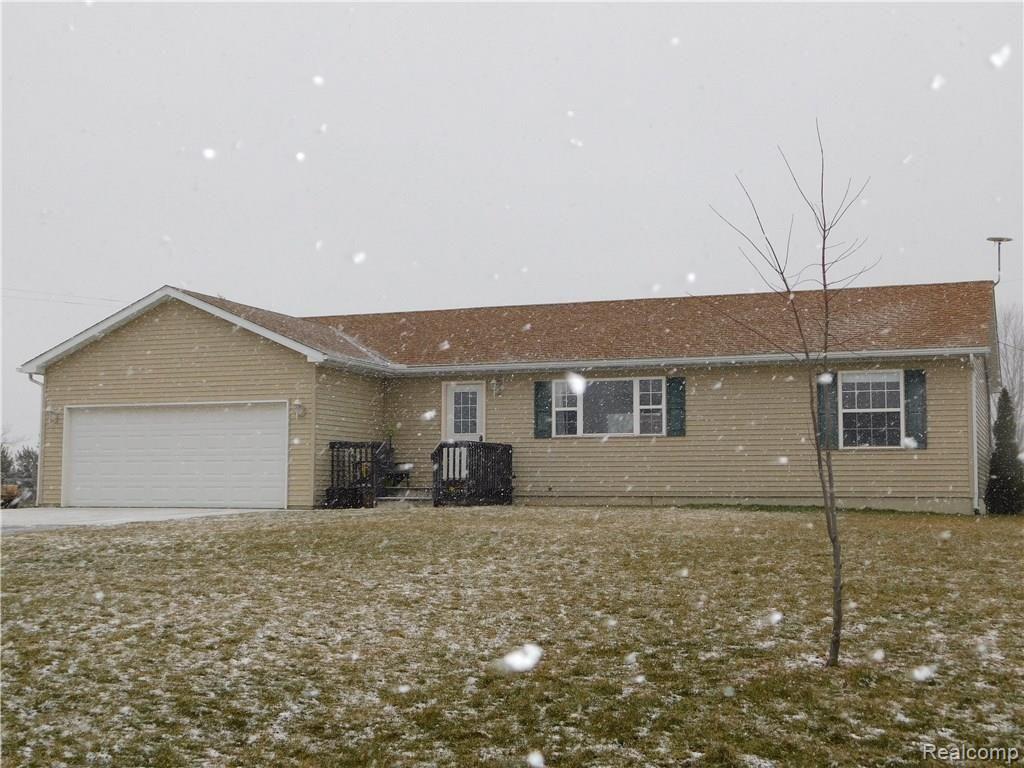 8501 Horn Road Fowlerville, MI 48836 - Photo 2 of 21 8501 Horn best front.JPG