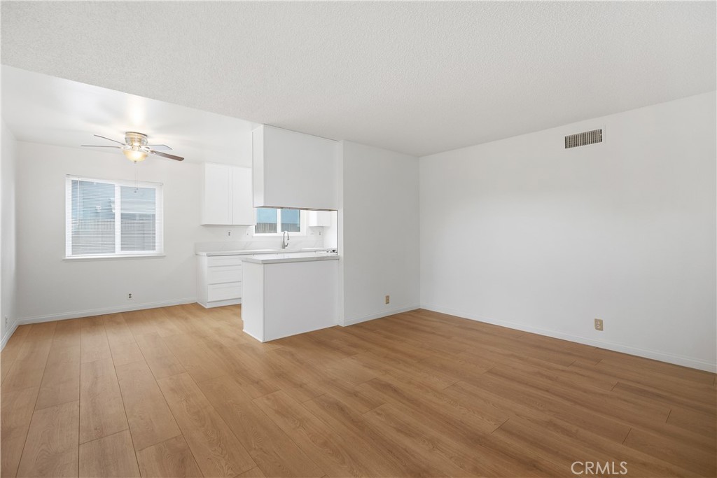 10276 Falcon Avenue Fountain Valley, CA 92708 - Photo 12 of 33 Foyer looking left