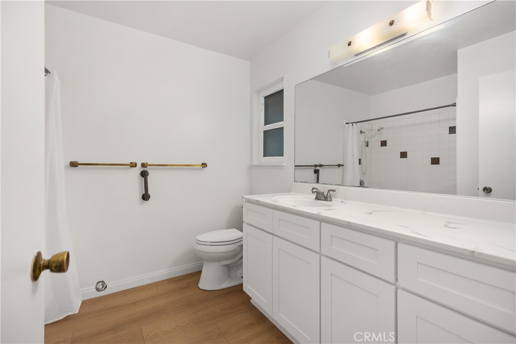 10276 Falcon Avenue Fountain Valley, CA 92708 - Photo 17 of 33 Guest Restroom