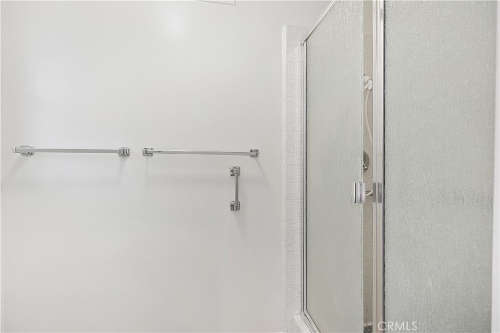 10276 Falcon Avenue Fountain Valley, CA 92708 - Photo 27 of 33 Primary Restroom