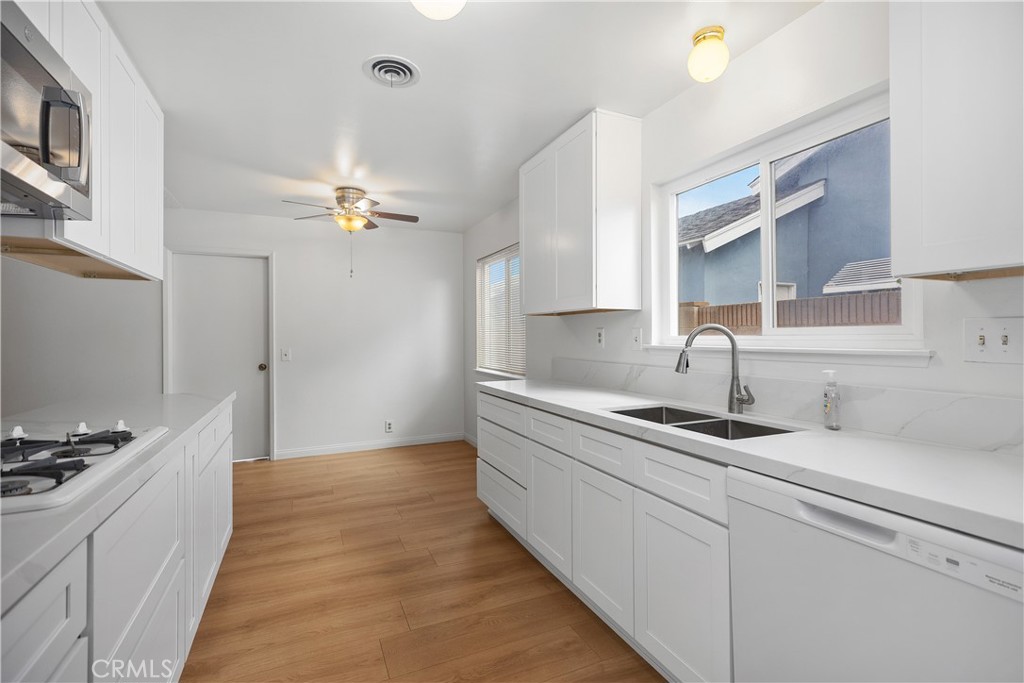 10276 Falcon Avenue Fountain Valley, CA 92708 - Photo 9 of 33