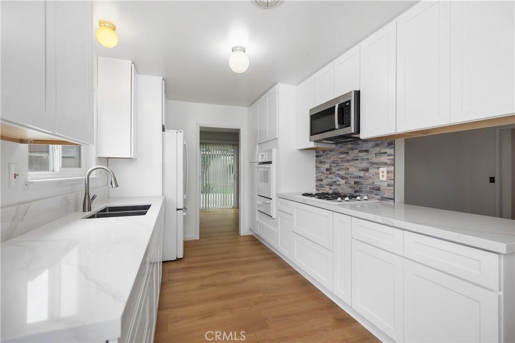 10276 Falcon Avenue Fountain Valley, CA 92708 - Photo 10 of 33