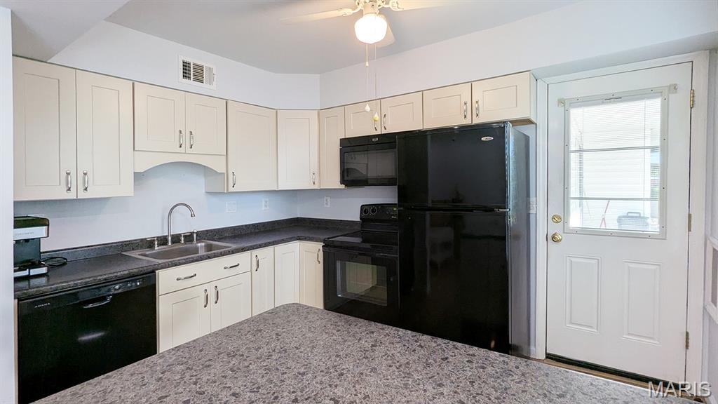 1669 Mayenne Court, Unit B St. Louis, MO 63125 - Photo 21 of 32