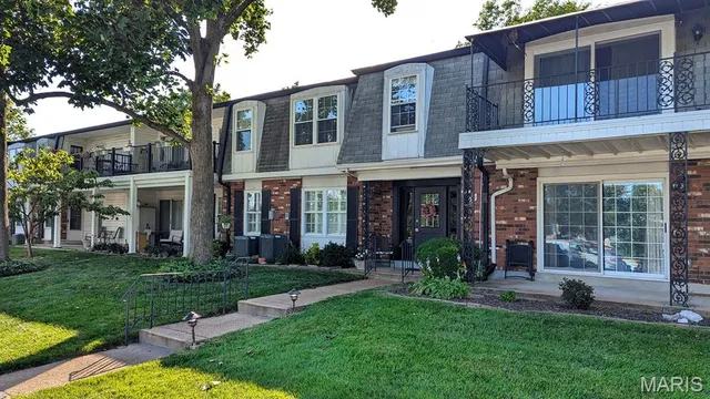$114,900 | 1669 Mayenne Court, Unit B, St. Louis, MO 63125