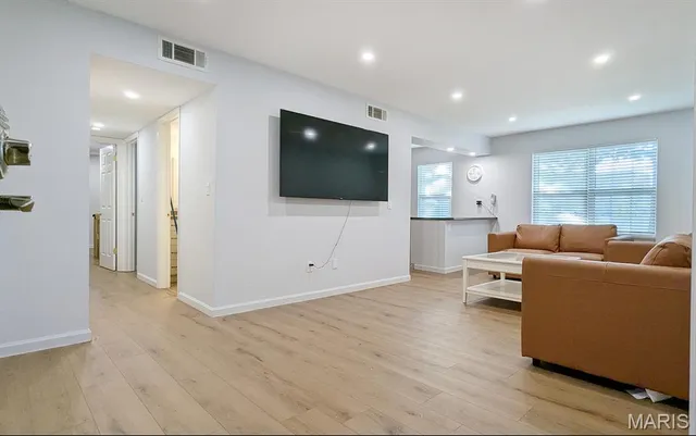 $114,900 | 1669 Mayenne Court, Unit B, St. Louis, MO 63125