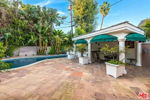 $2,995,000 | 4063 Benedict Canyon Drive, Sherman Oaks, CA 91423