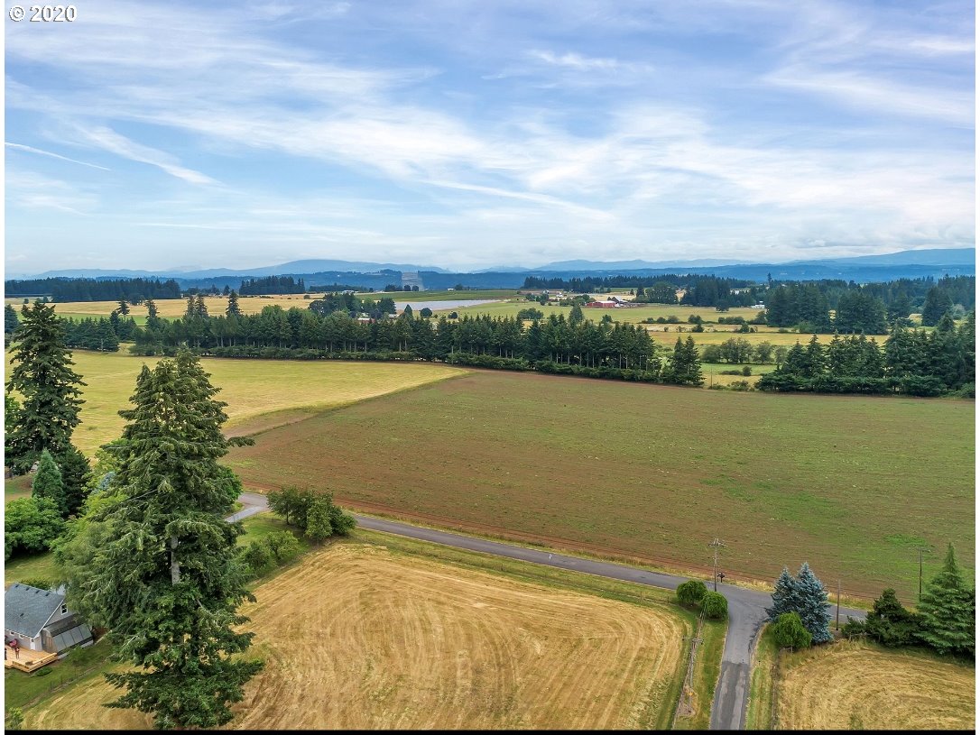 18045 South Strowbridge Road Oregon City, OR 97045 - Photo 3 of 29