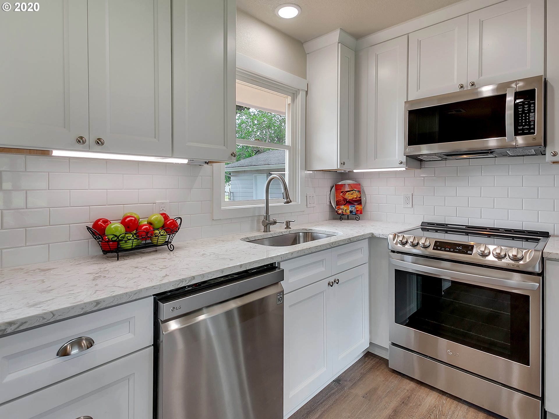 18045 South Strowbridge Road Oregon City, OR 97045 - Photo 7 of 29