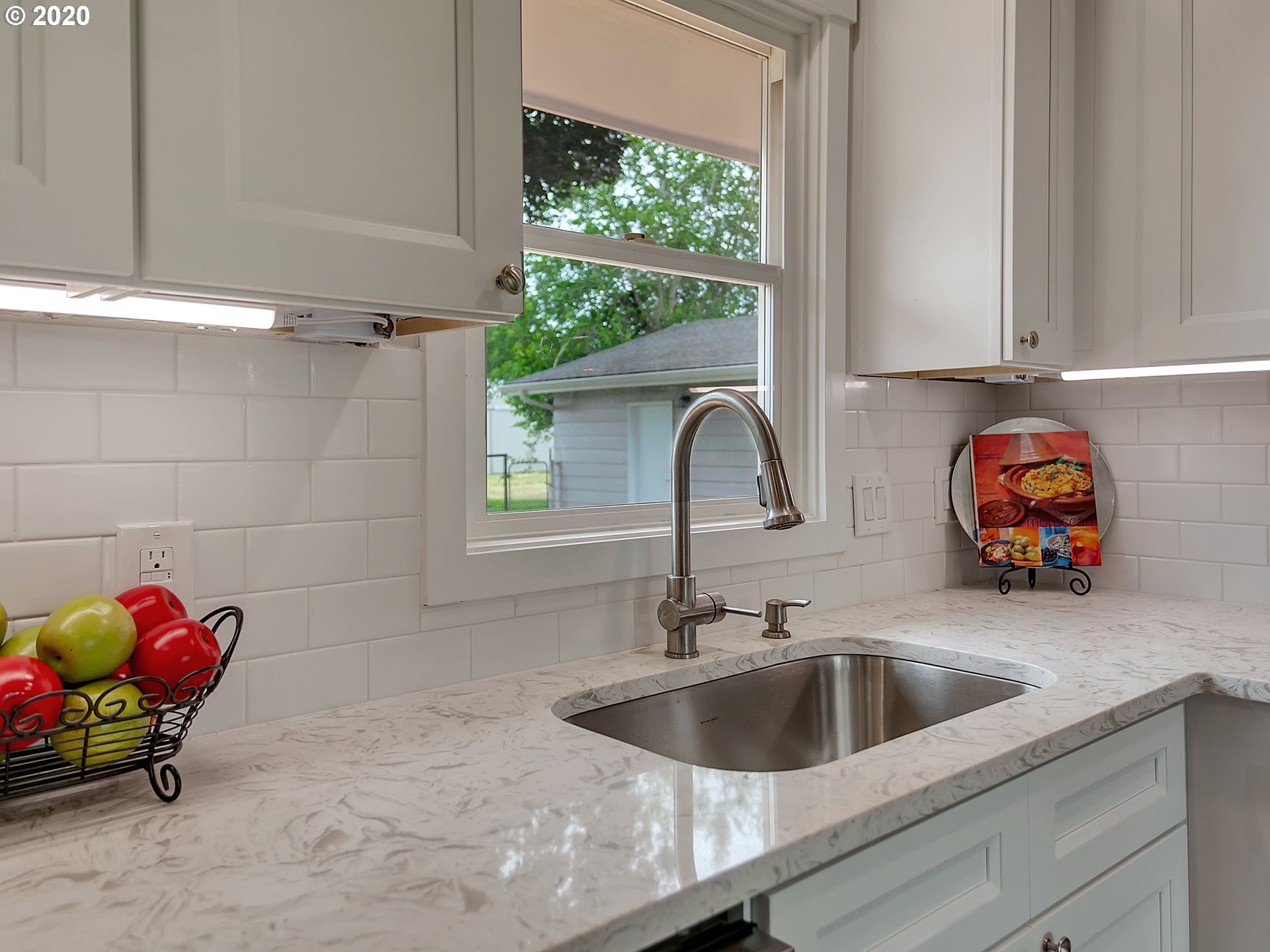 18045 South Strowbridge Road Oregon City, OR 97045 - Photo 9 of 29