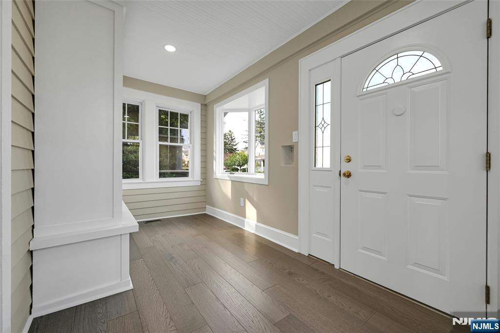 25 Marinus Street Rochelle Park, NJ 07662 - Photo 2 of 15