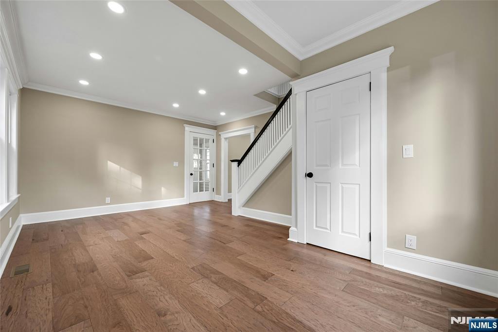 25 Marinus Street Rochelle Park, NJ 07662 - Photo 5 of 15