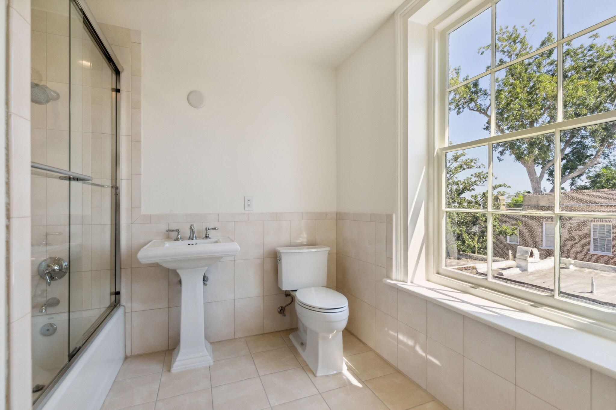 45 Hasell Street, Unit 1 Charleston, SC 29401 - Photo 37 of 41 45HasellSt-KeenEyeMarketing-033