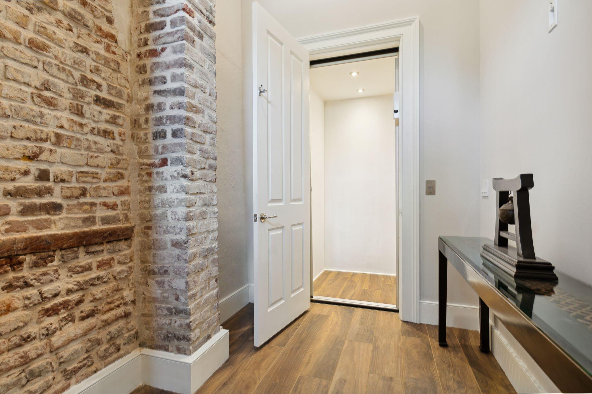 45 Hasell Street, Unit 1 Charleston, SC 29401 - Photo 4 of 41 45HasellSt-KeenEyeMarketing-004