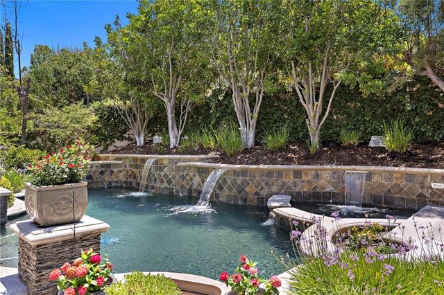 a view of a garden with patio