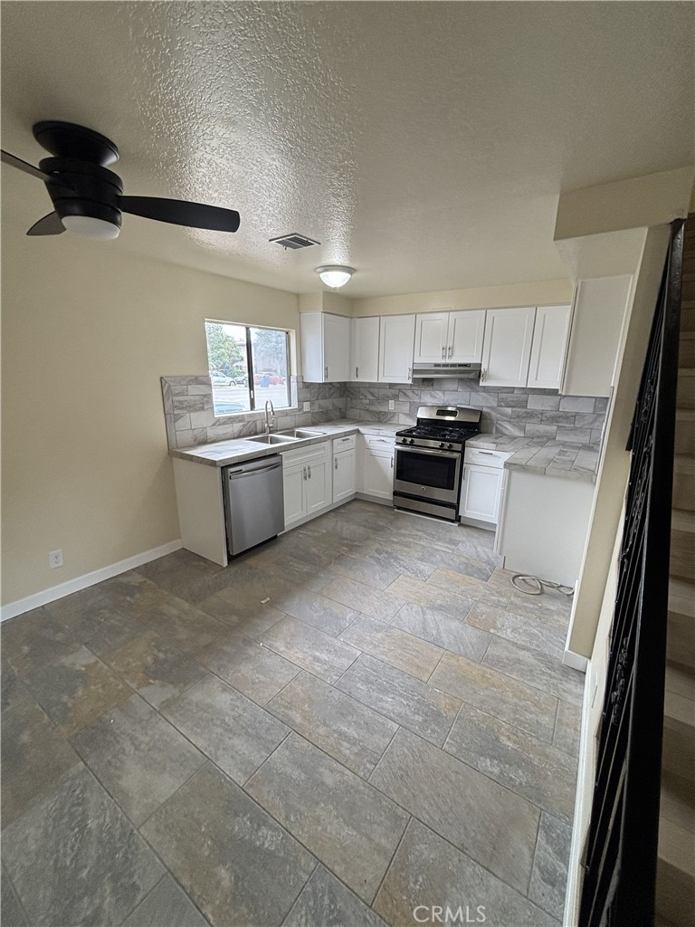 9229 Stewart And Gray Road, Unit A Downey, CA 90241 - Photo 4 of 26