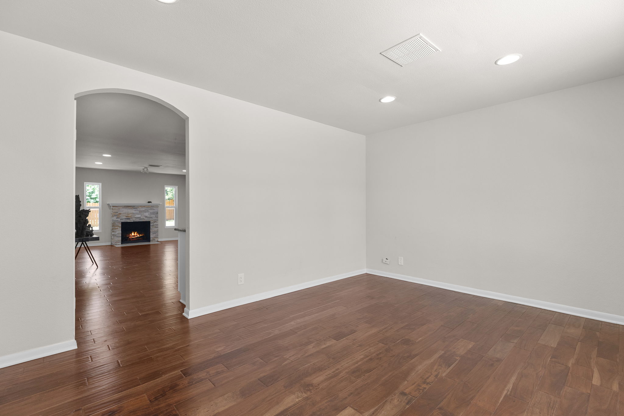 501 Arbor Lane Austin, TX 78745 - Photo 4 of 29