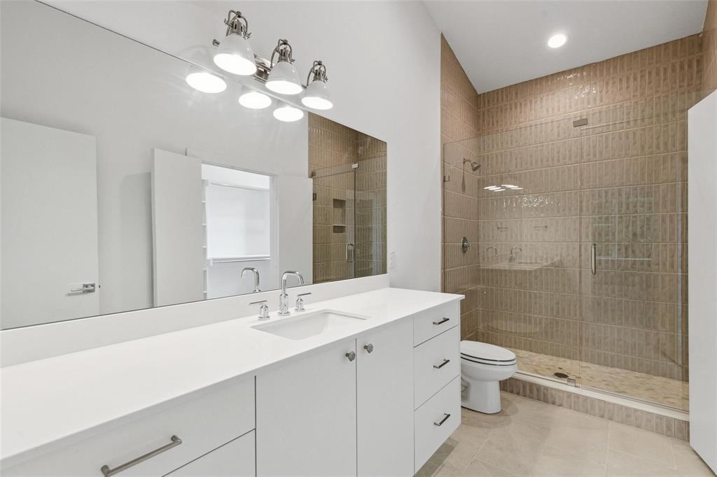 6144 Oram Street, Unit 5 Dallas, TX 75214 - Photo 20 of 30 Primary Bathroom