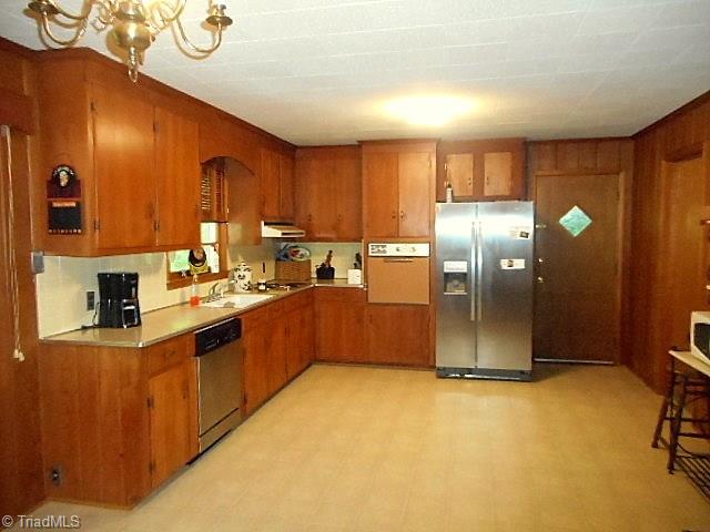 1329 Pinebluff Road Winston-Salem, NC 27103 - Photo 3 of 12 Gallery Image 3