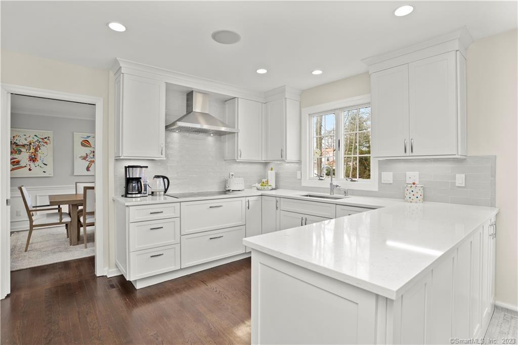 54 Country Club Road Darien, CT 06820 - Photo 13 of 40