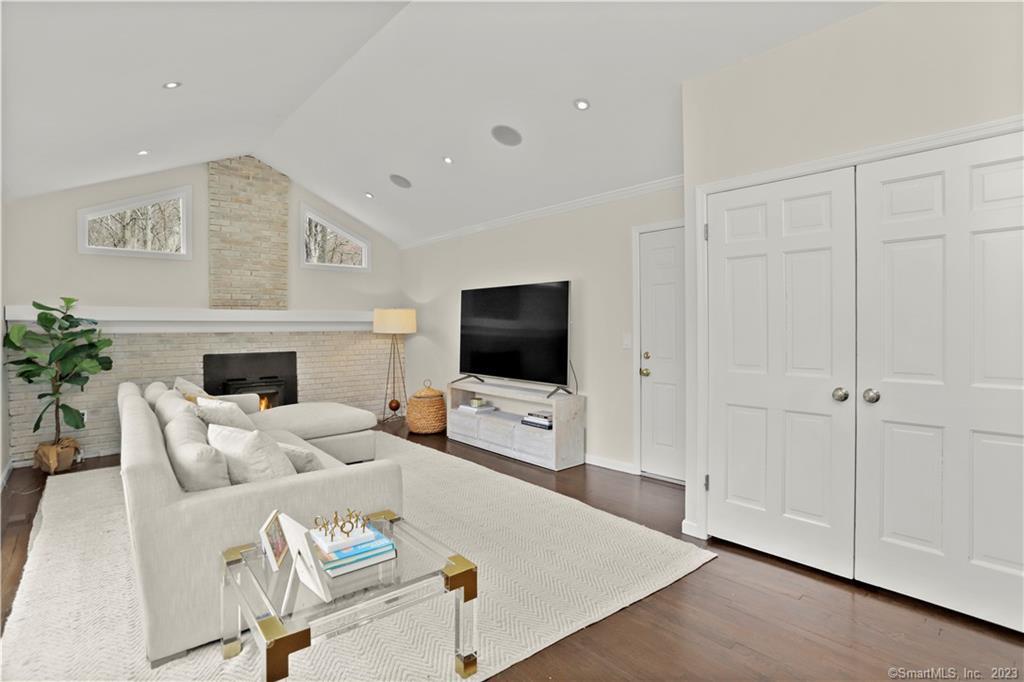 54 Country Club Road Darien, CT 06820 - Photo 16 of 40