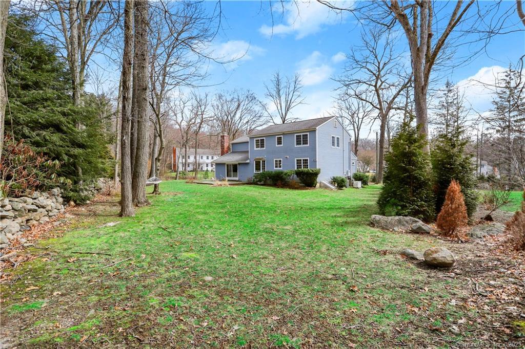 54 Country Club Road Darien, CT 06820 - Photo 37 of 40