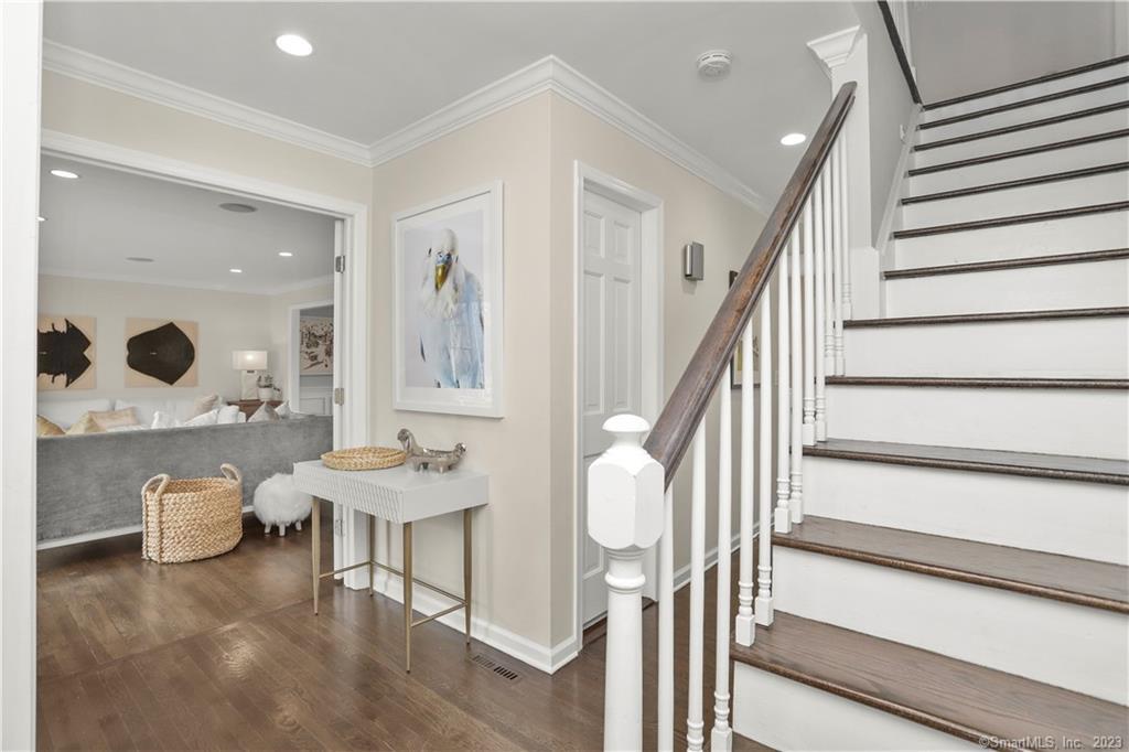 54 Country Club Road Darien, CT 06820 - Photo 5 of 40