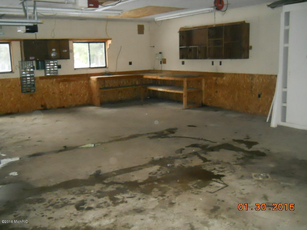 4074 Red Apple Road Manistee, MI 49660 - Photo 21 of 22 1817166-20.JPG