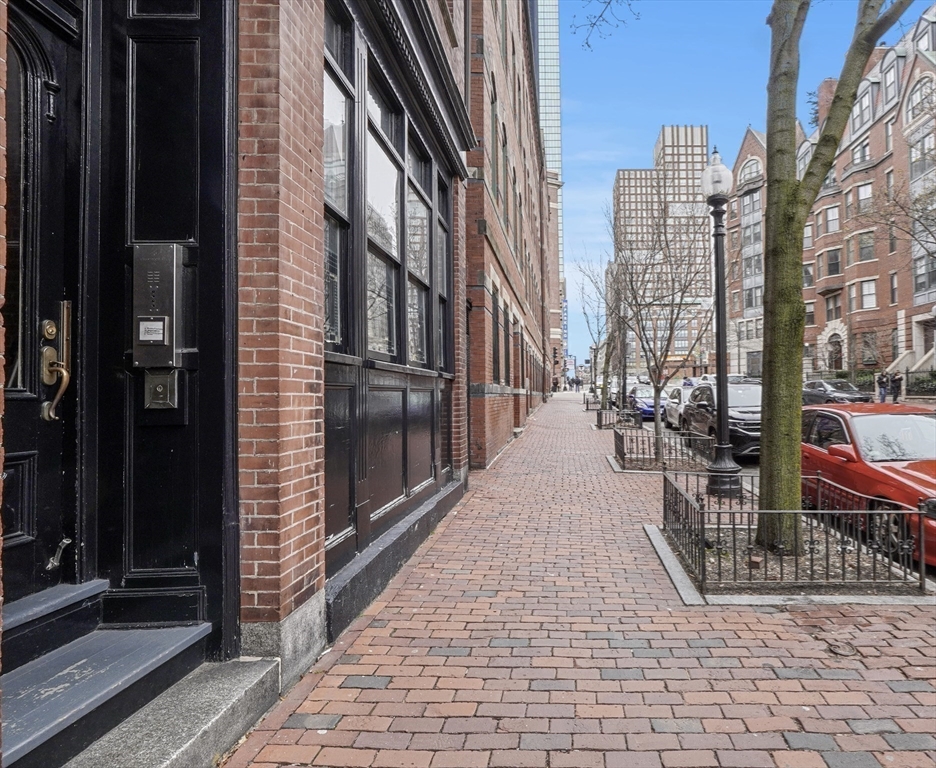 70 Clarendon Street, Unit 1 Boston, MA 02116 - Photo 18 of 19 a view of a pathway both side of building